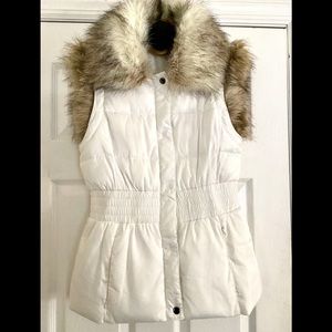DETACHABLE FAUX FUR TRIM JACKET